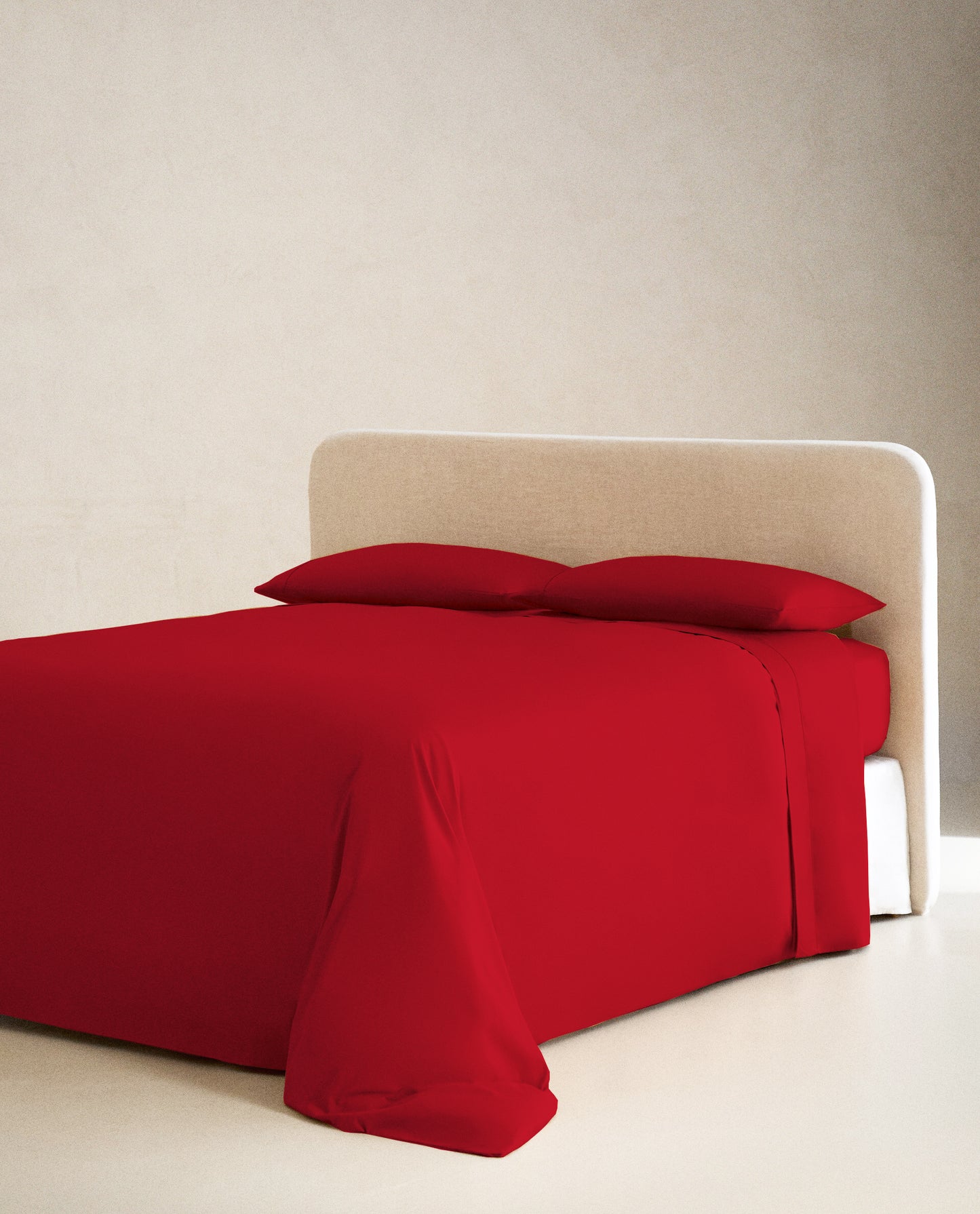 RED | FEATHER TOUCH COMFORTER