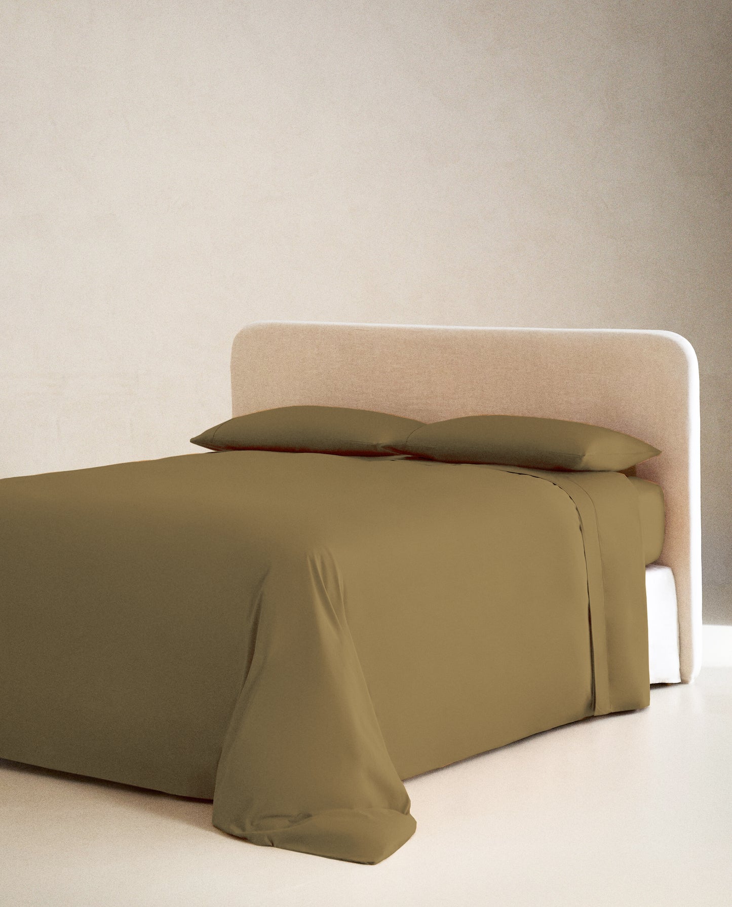 TAUPE | FEATHER TOUCH COMFORTER