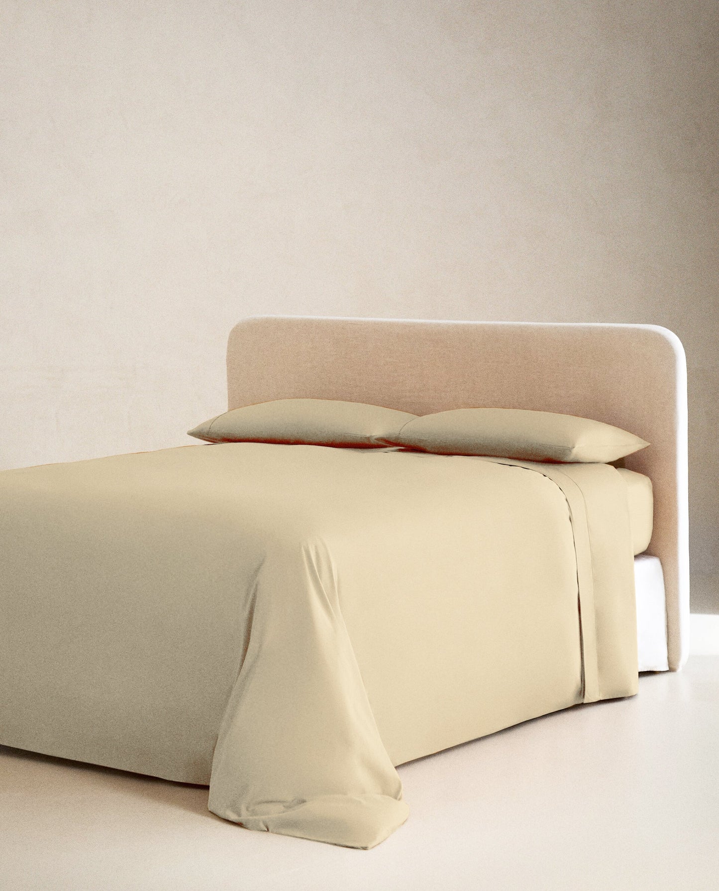 BEIGE | FEATHER TOUCH COMFORTER
