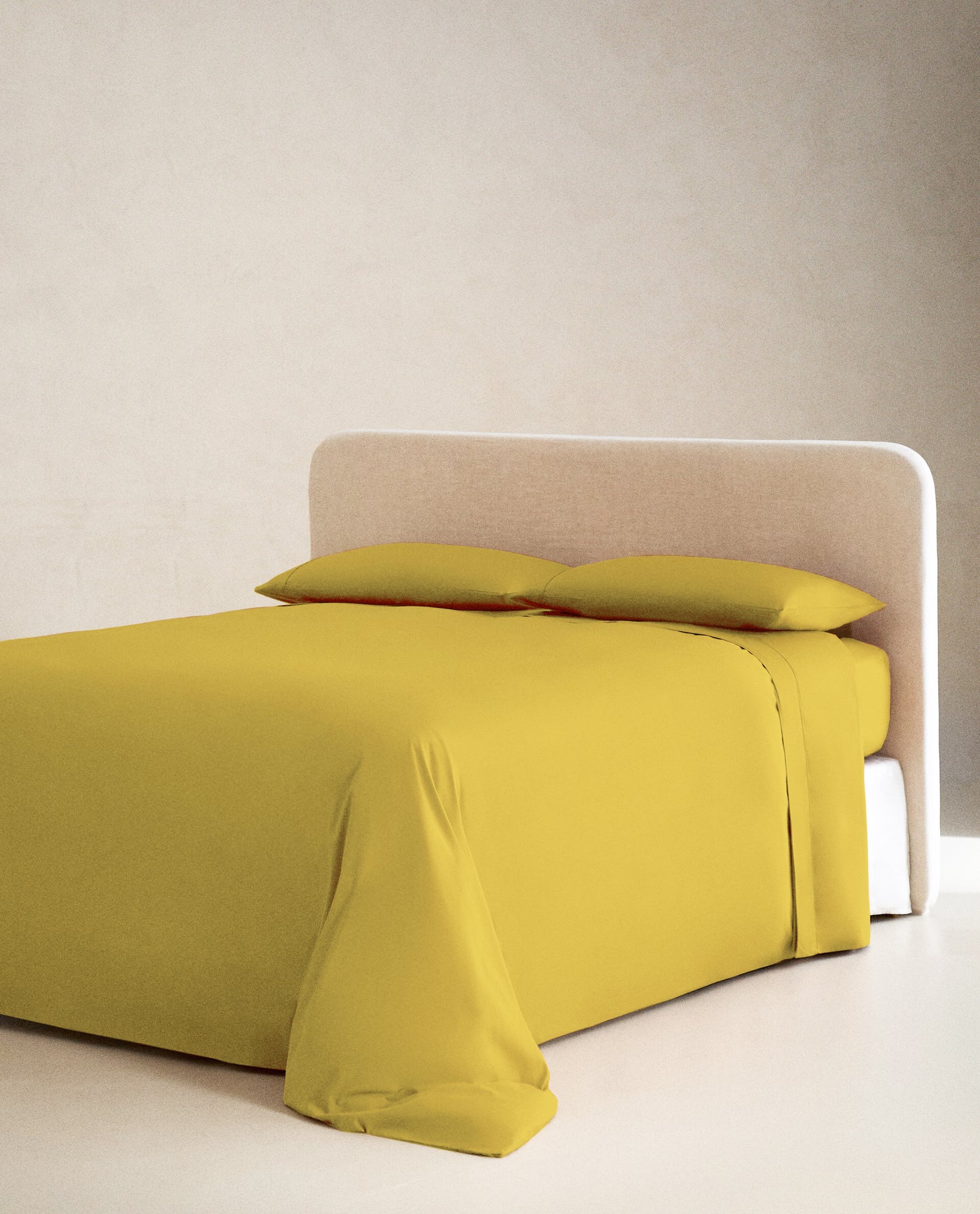 GOLD | FEATHER TOUCH COMFORTER