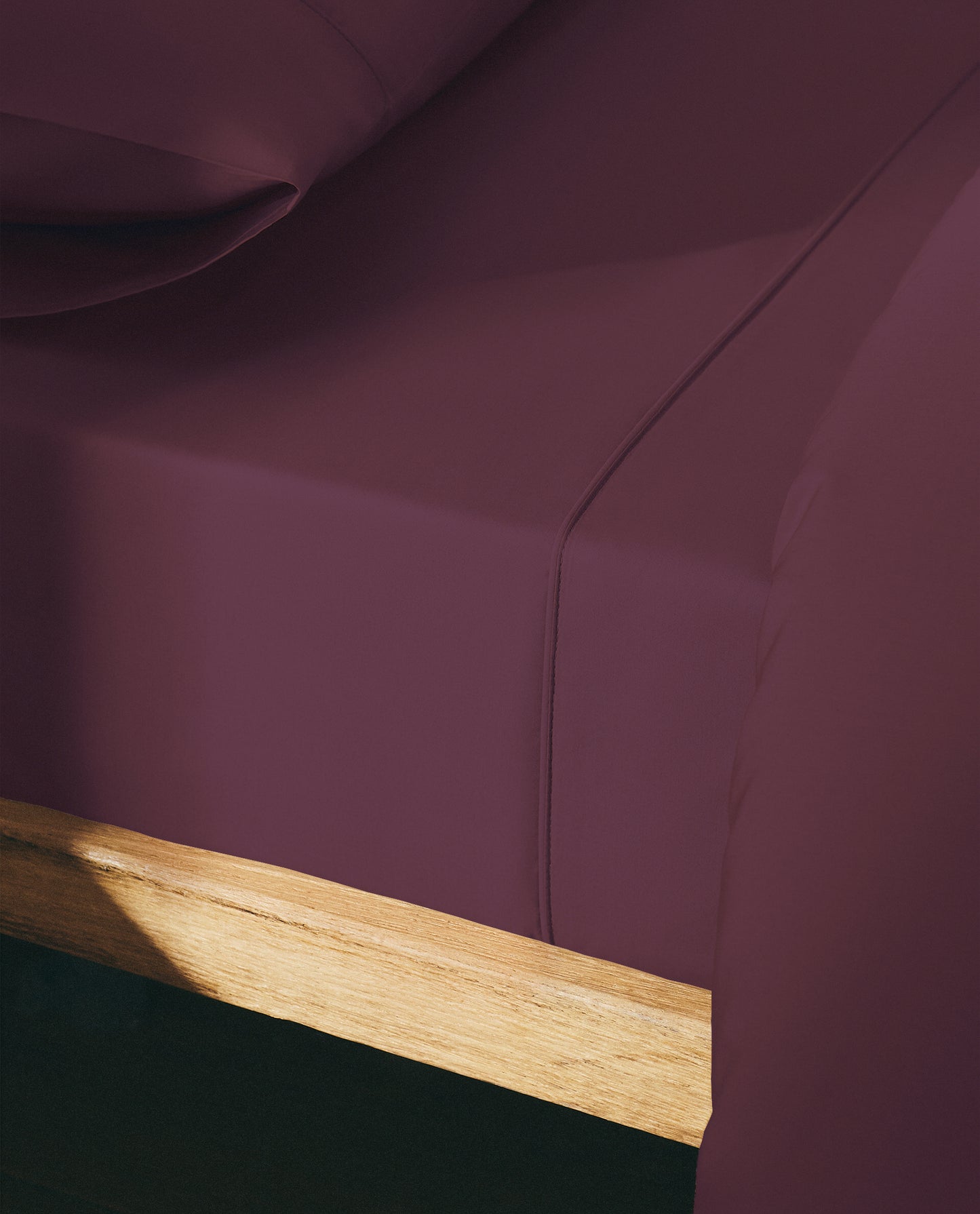PLUM | SOLID FLAT SHEET | 300TC